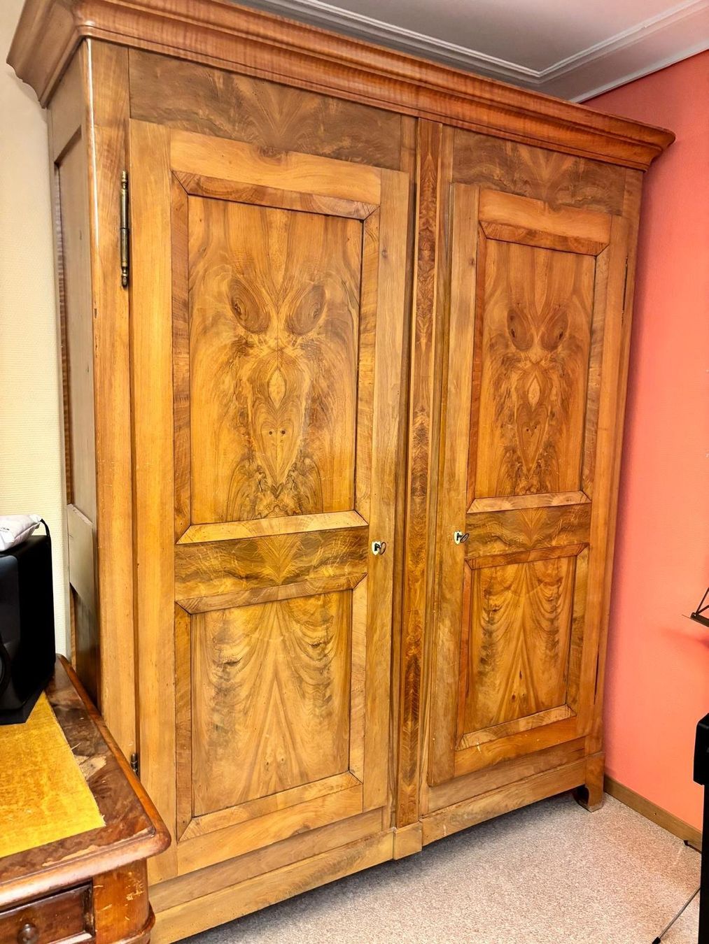 Armadi: Armoire ancienne en bois massif – Usato da Monthey venduto da RAHAAON 1