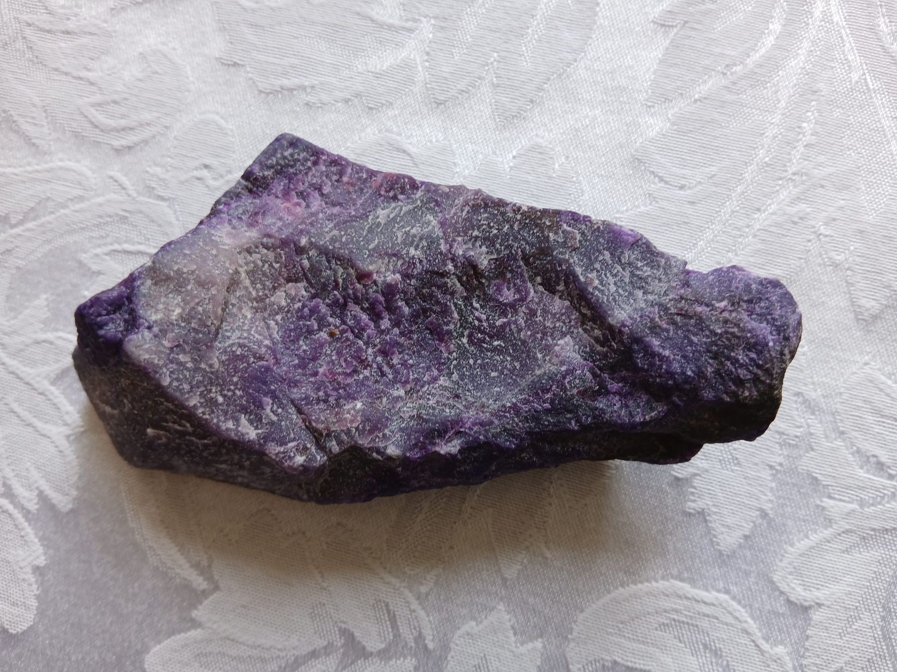 Minerali & Pietre curative: Riesen rohen violetter Sugilith AAA 212g – Usato da Zürich venduto da anna3929 1
