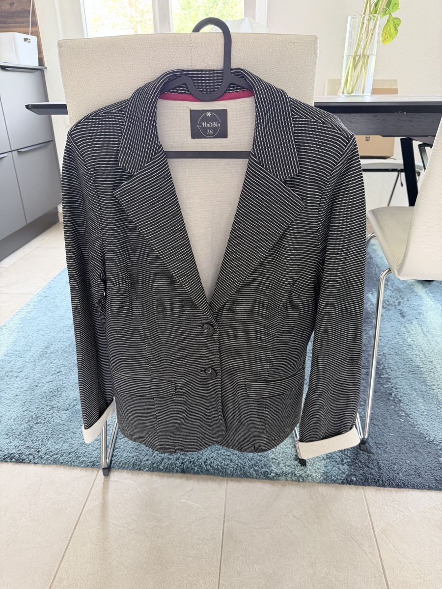Jacken: Damen Blazer Gr. 38 – Gebraucht aus Brüttisellen von Ayersa 1