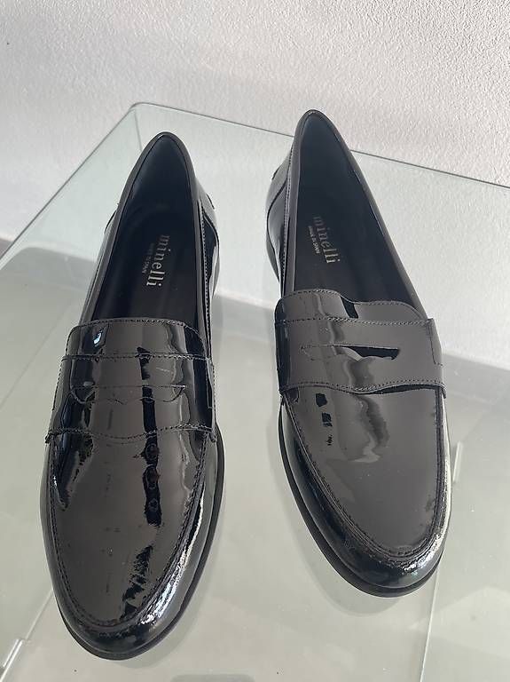 Scarpe da donna: Mocassins vernis Minelli 37 – Usato da Noville venduto da jga_9lk5