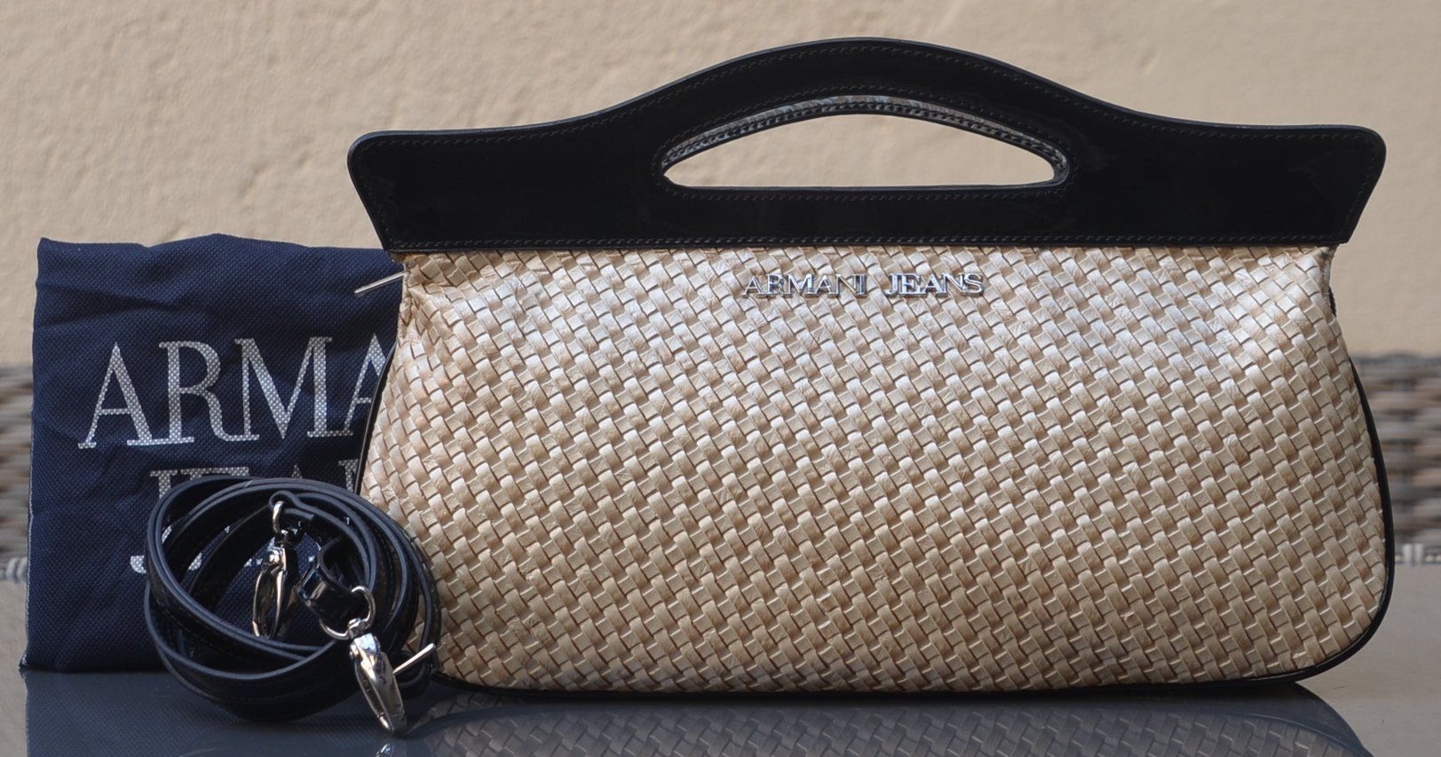 Armani Borse da donna: Armani Jeans Tasche / sac – Usato da Collonges venduto da arashee 2