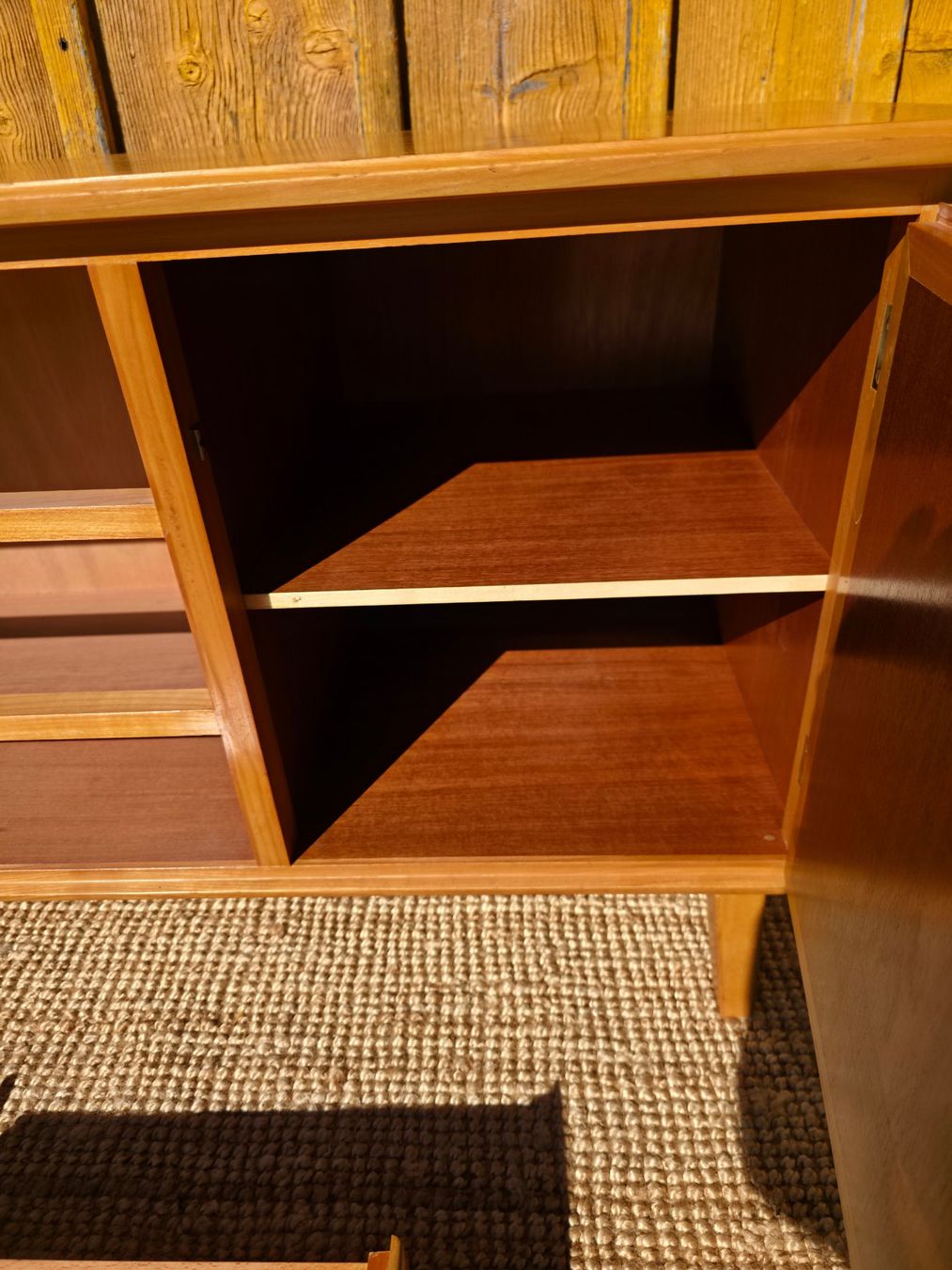 Cassettiere: Mid-Century Vintage  Original Sideboard/Kommode Cherry – Usato da Haslen AI venduto da Vintagelix 7