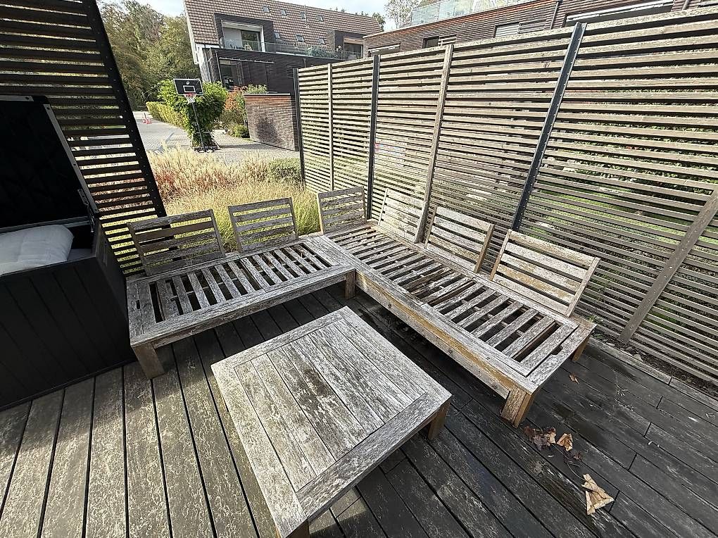 Sofas: Gartenlounge aus Holz GRATIS  Eck-Sofa mit Couchtisch  – D'occasion à Regensdorf par ant_js8x 1