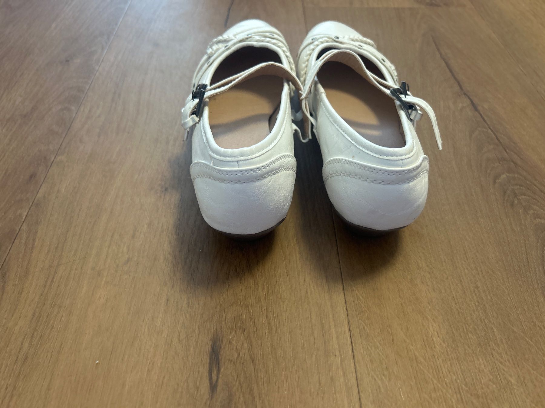 Scarpe da donna: Mary Jane Schuhe weiß Gr 40 Neu – Nuovo (secondo la descrizione) da Regensdorf venduto da Spyke55 3