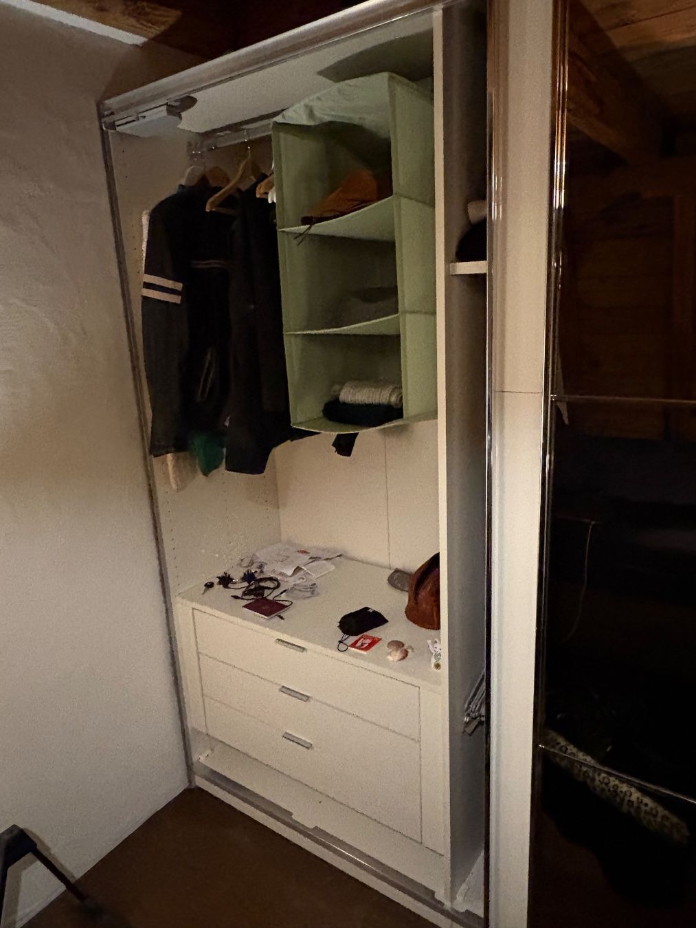 Schränke: Sliding Door Wardrobe White with Mirrored Fronts – Gebraucht aus Zürich von ale_5gwm 4