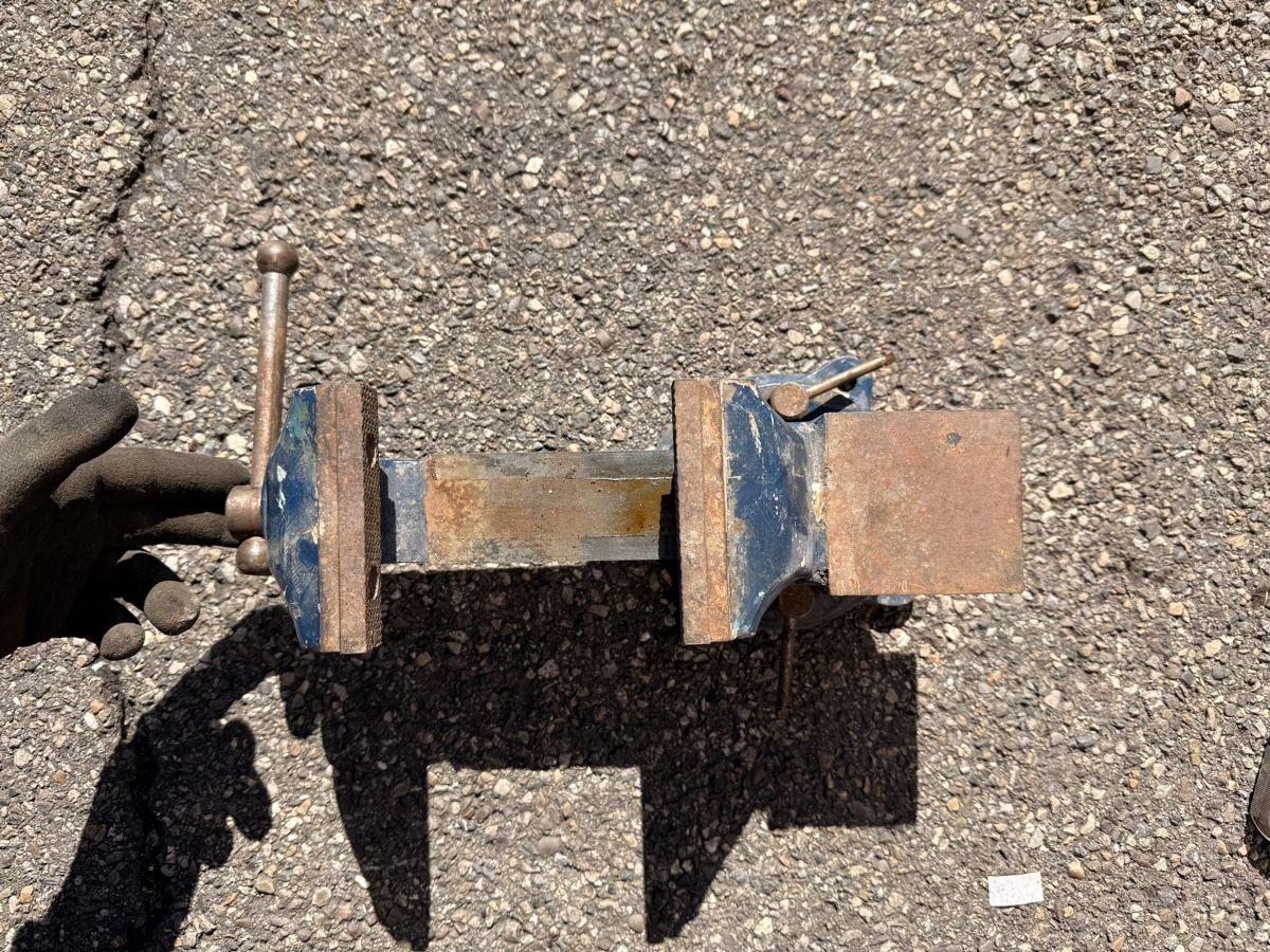 Alle Werkzeuge: Schraubstock - 10cm Spannweite – Gebraucht aus Liestal von Tschopp77 7