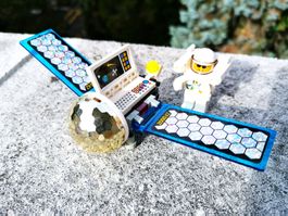 LEGO City #  Satelit mit Astronaut
