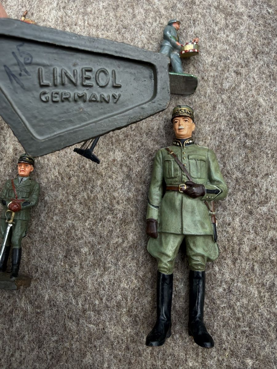 Uniformi: Figurines militaires armée suisse – Usato da Fribourg venduto da Ardoffel 1