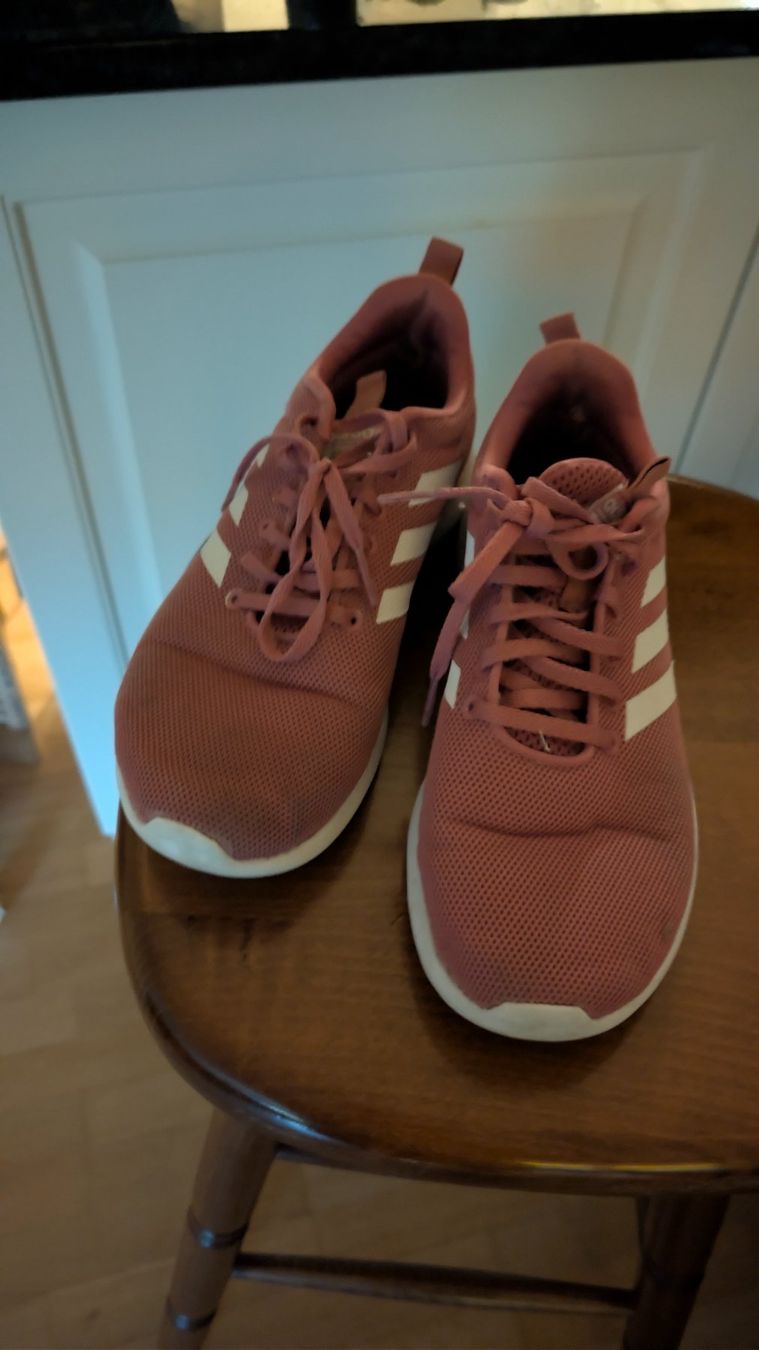 Scarpe da donna: Adidas 39.5 Laufschuhe – Usato da Bern venduto da Emmanouel 2