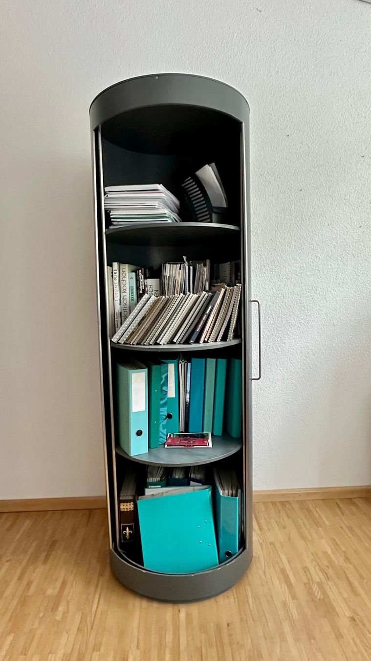 Armadi: Rundschrank mit Drehtüre – Usato da Muttenz venduto da uva_jh6w 1