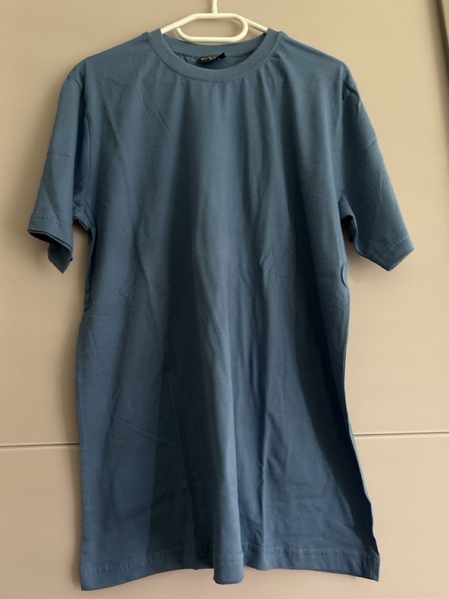 T-shirt: 4er Set Basic T-Shirts Gr. M, Top Zustand – Usato da Wädenswil venduto da Giez33 2