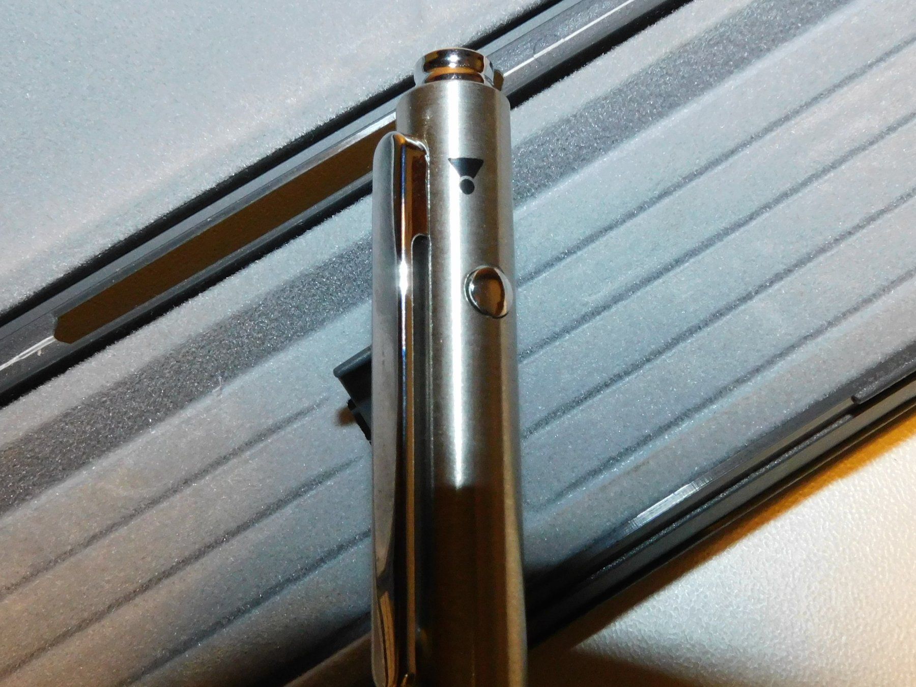 Penna & Evidenziatori: Neue Fundschätze Design Kugelschreiber mit Case – Usato da Sursee venduto da 76 2