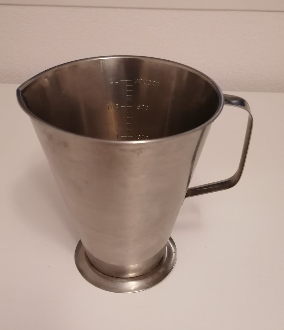 Contenitori & Simili: Edelstahl Krug 2 l – Usato da Schwarzenegg venduto da musi09 1