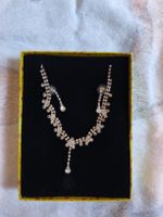 Schmuckset aus Halskette und Ohrsteckern