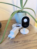 Arlo Essential indoor Kamera, weiss