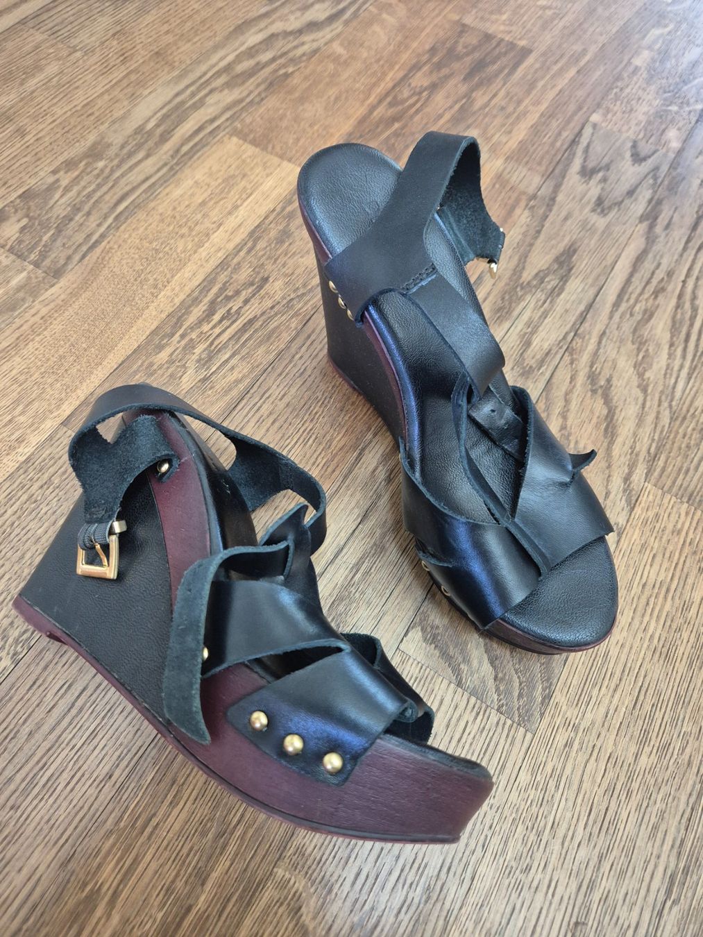 Chaussures femmes: Black leather platform sandals – D'occasion à Zürich par monadiederich