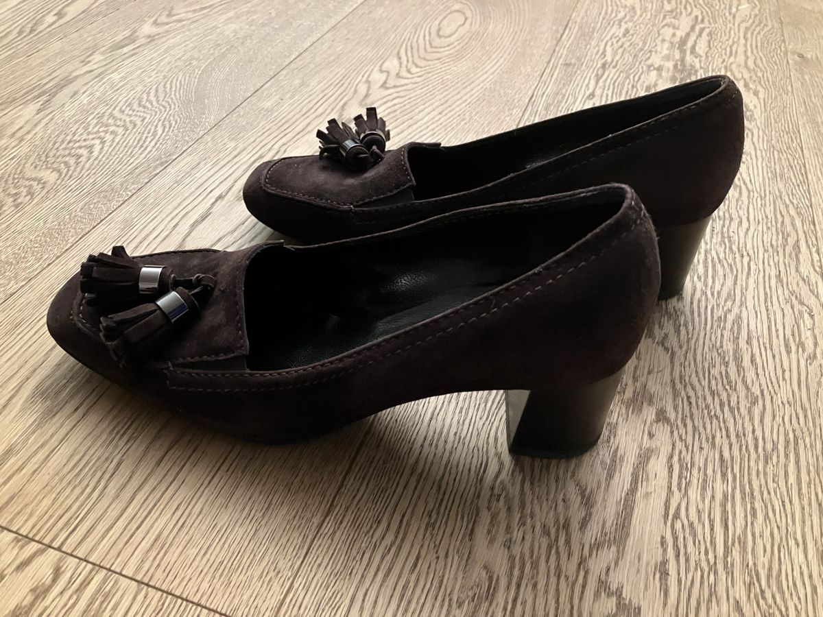 Scarpe da donna: Braune Pumps von John Grey Grösse 36 – Usato da Cham venduto da Liliane78 2