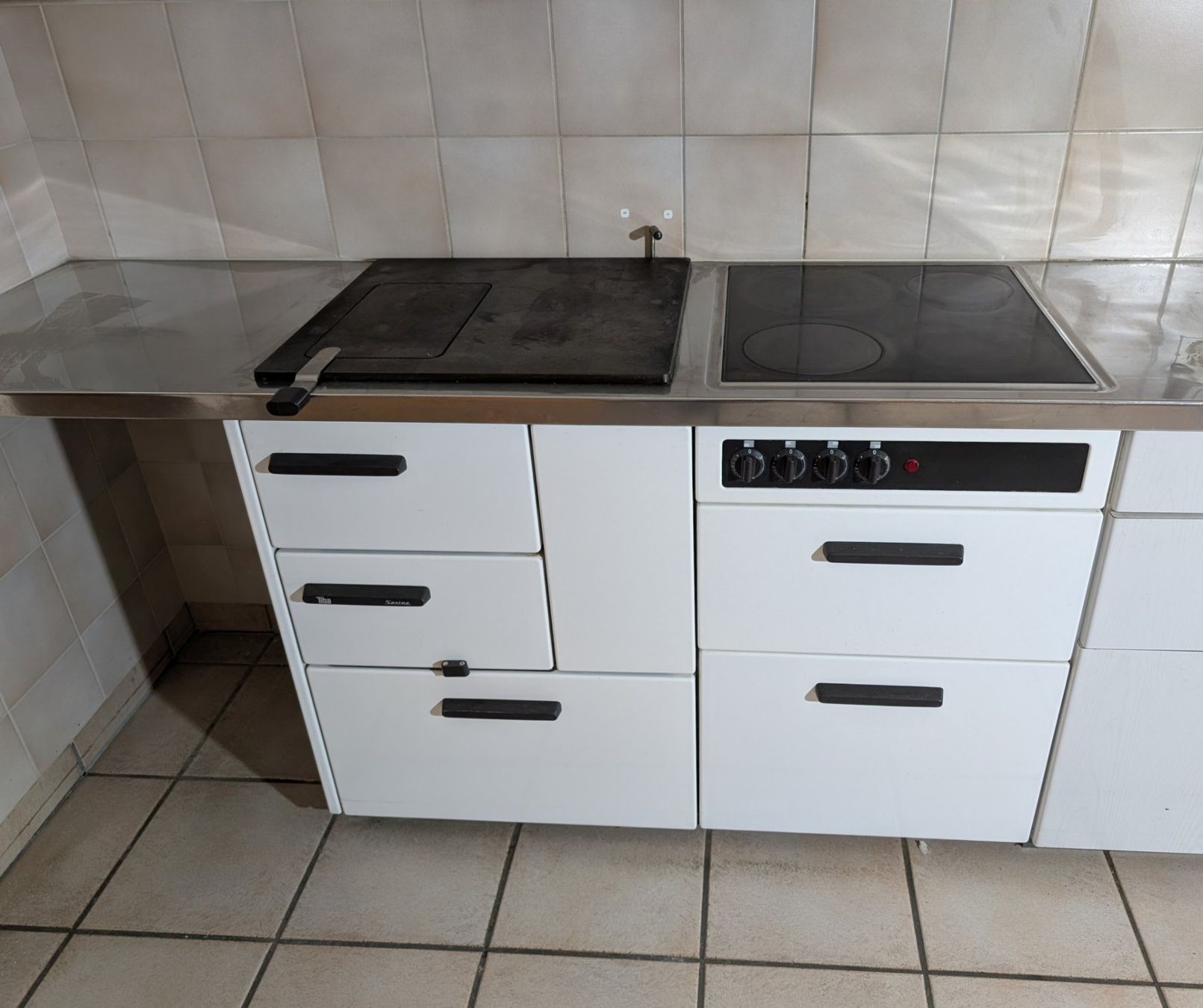 Tiba Cucine: Tiba Einbau-Herd mit Elektrokochfeld – Usato da Gebenstorf venduto da Mupege