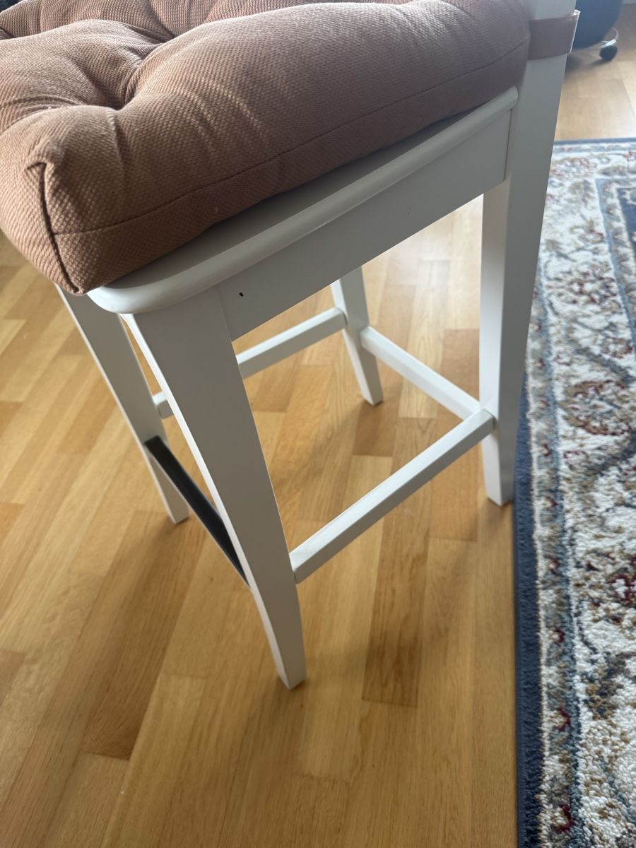 Ikea Seggioloni: Ikea Barhocker weiss mit Sitzkissen – Usato da Männedorf venduto da mariadelrocioeberle 5