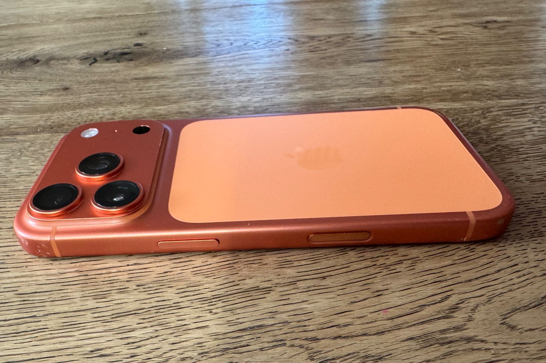 Apple Telefoni cellulari / Smartphones: Apple iPhone 17 Pro, 256 GB, Orange mit TechWoven Case – Usato da Chur venduto da swissriddle 4