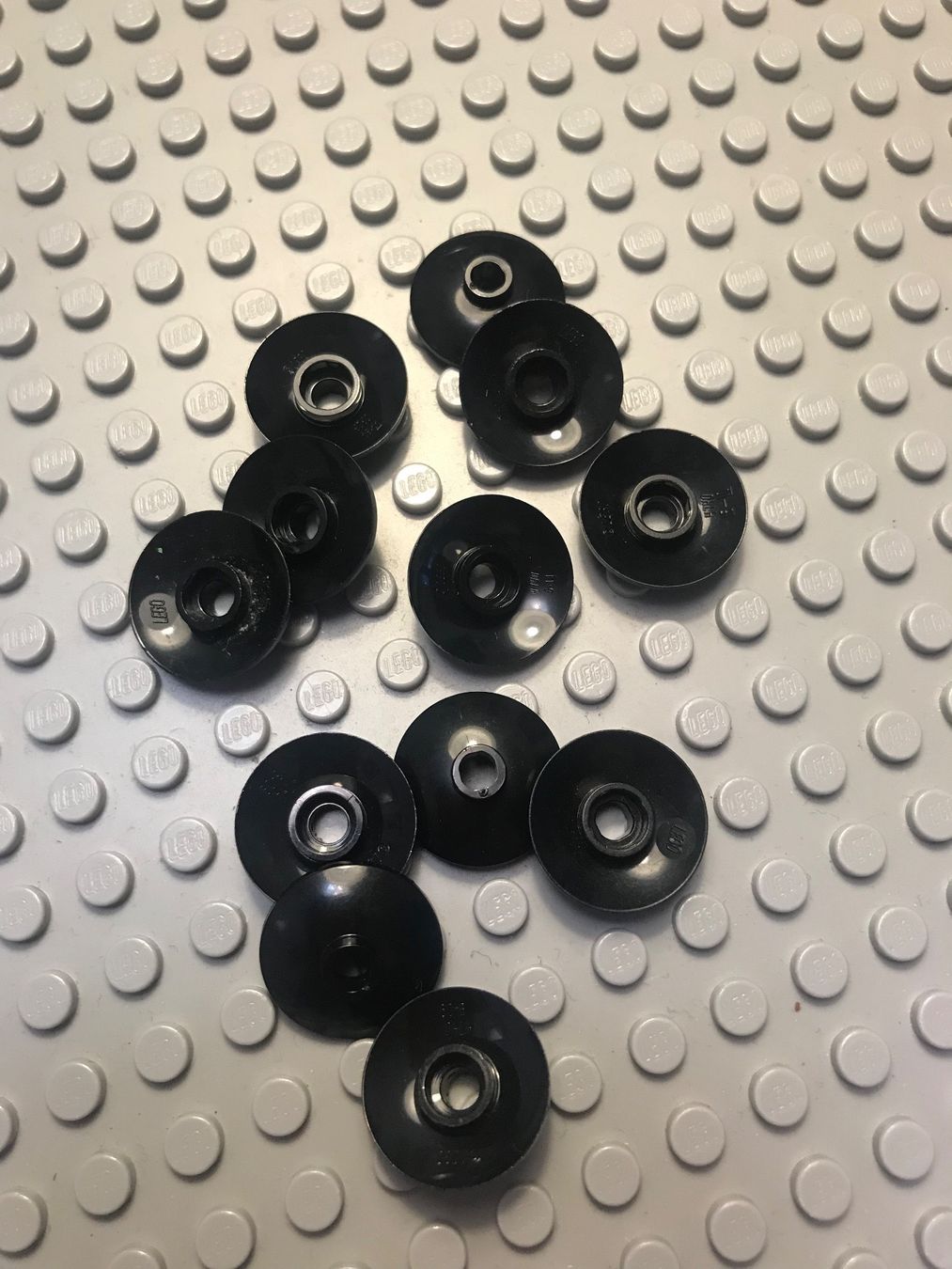 Lego Jeux de construction: Lego 11x Radar 2x2 schwarz – D'occasion à Basel par Swi-7621