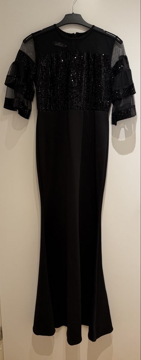Robes: Schwarzes Abendkleid lang NEU – Neuf avec emballage d'origine à Volketswil par mikeyburrows