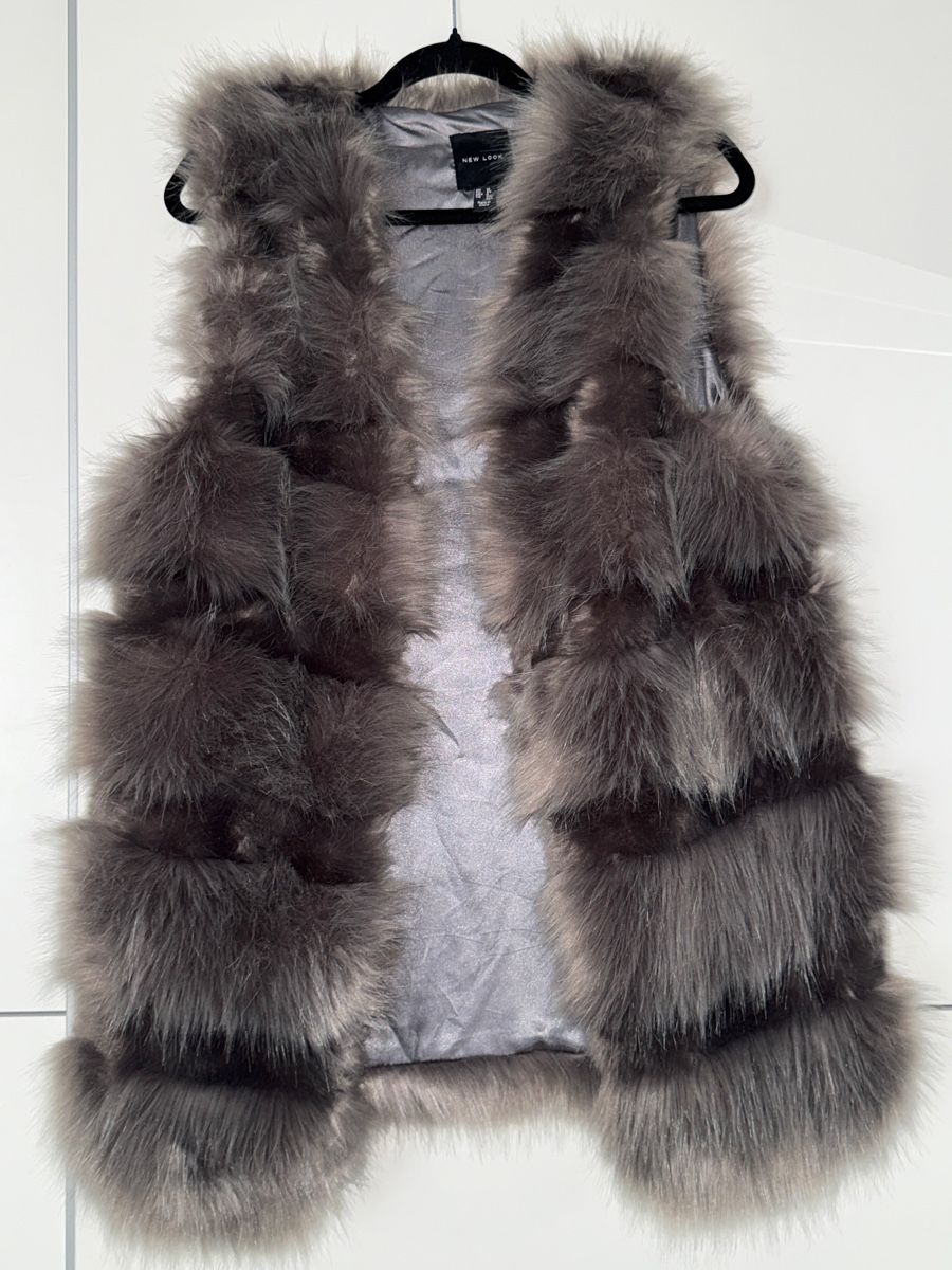New Look Gilet & Giacche senza maniche: GRAUE KUNSTFELLWESTE – Nuovo (secondo la descrizione) da Schlieren venduto da kle_dis