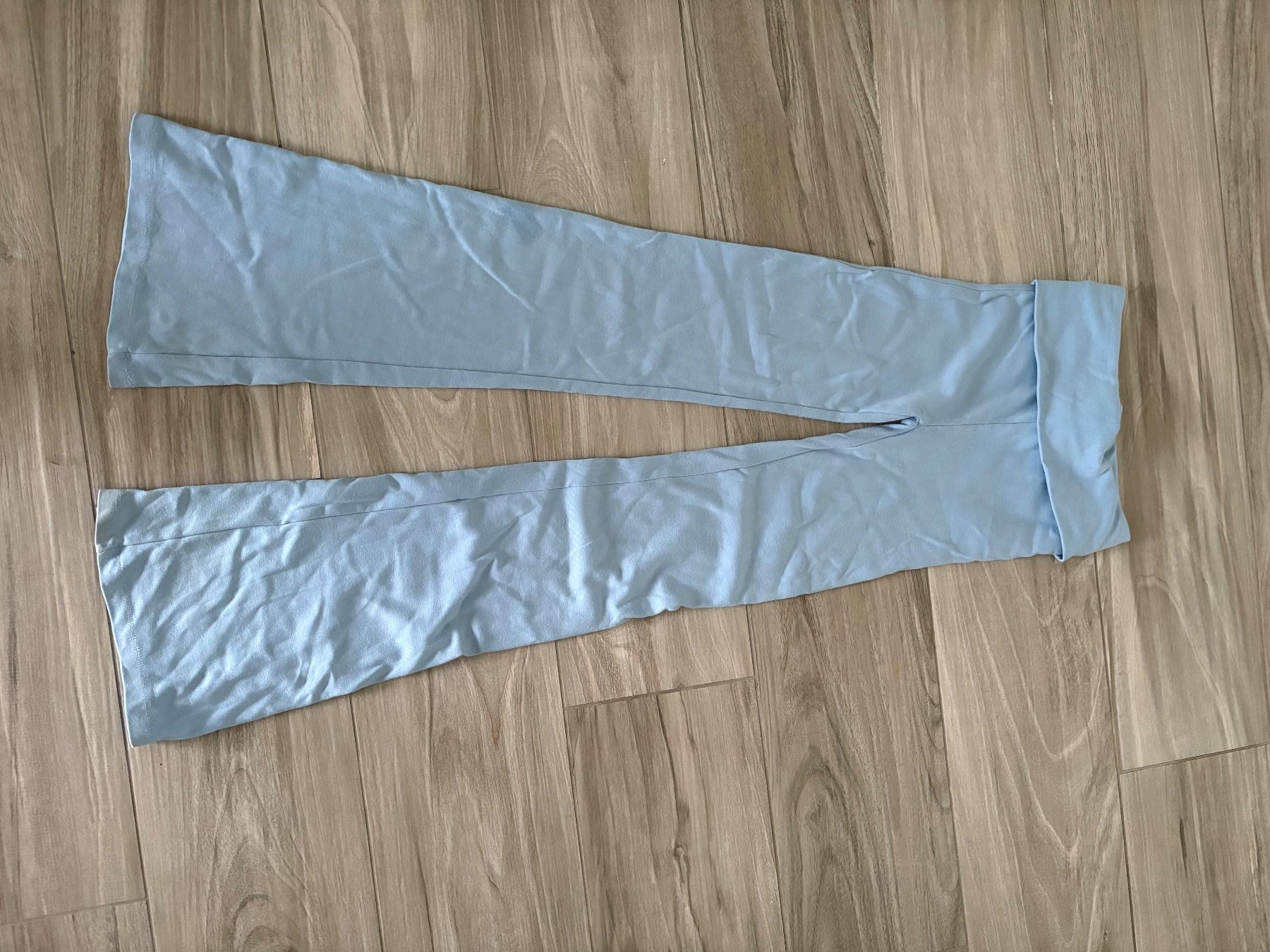 Lotti & Set di vestiti: Freizeithose Damen 3er Set Schwarz Grau Hellblau Gr. 164 – Usato da Brienz BE venduto da motylinka 2
