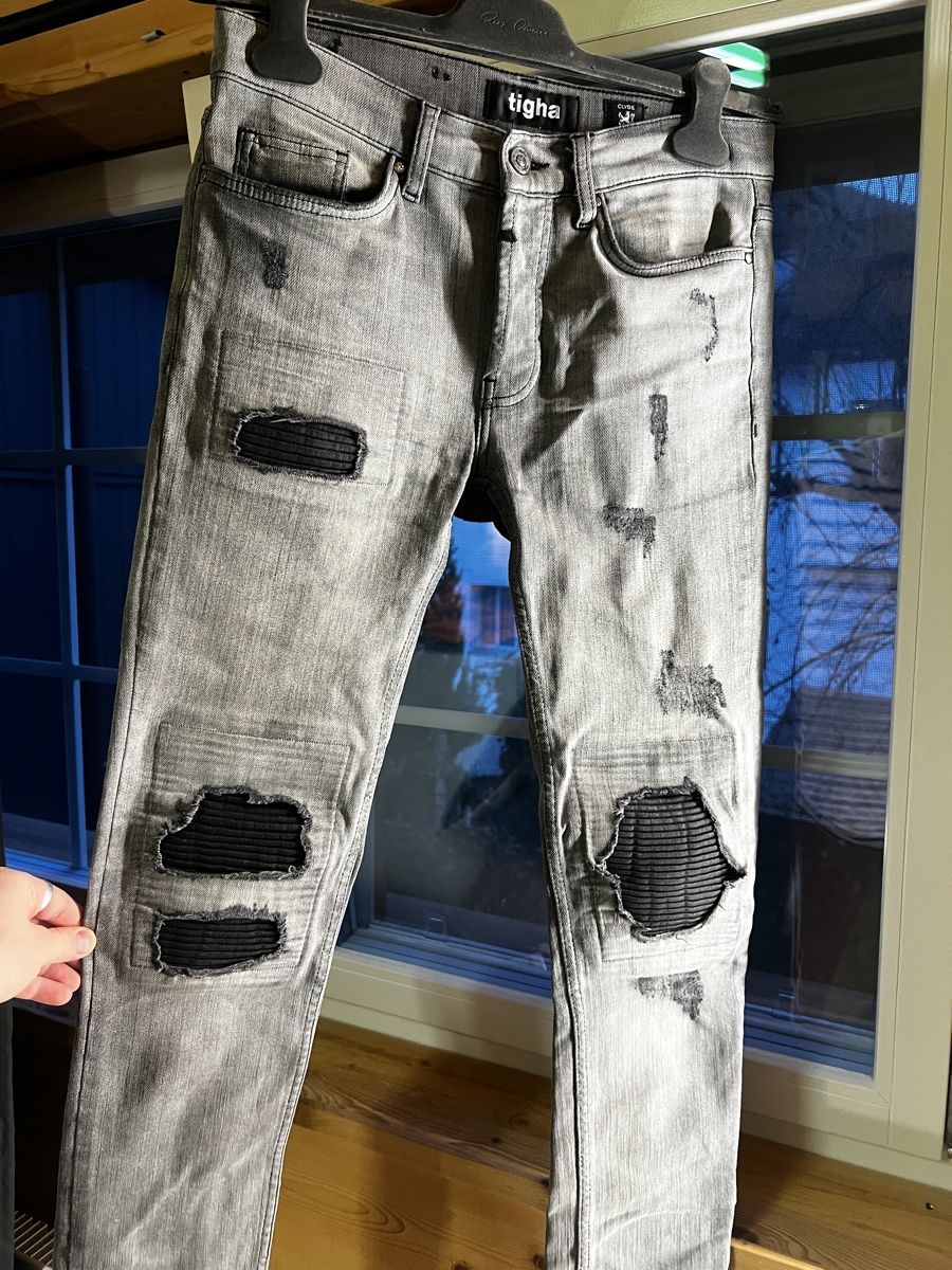 Jeans: Tigha Clyde Jeans Grey Distressed Look. Size 29/32. – Gebraucht aus flawil von KauzigerBergeremit