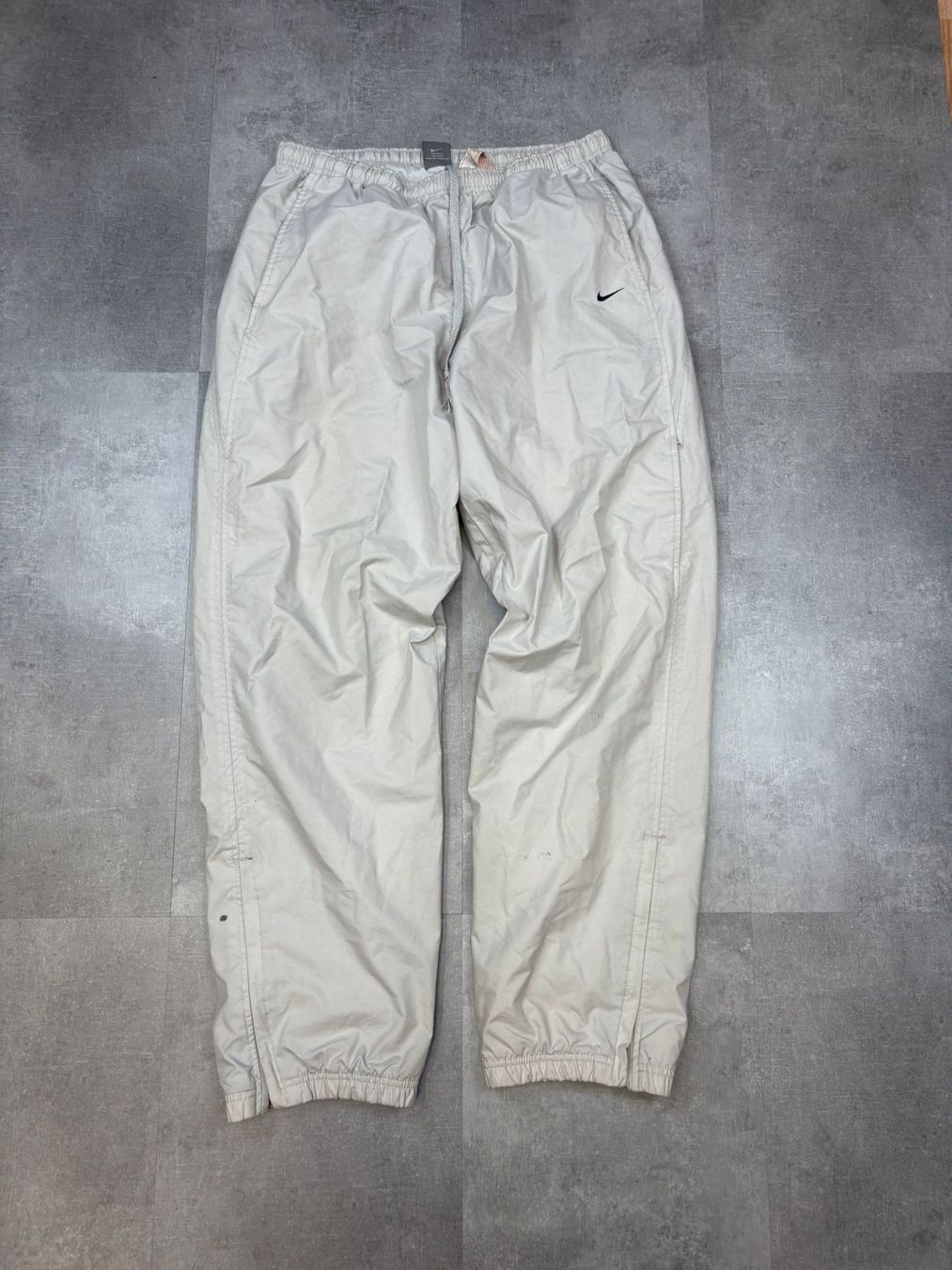 Nike Hosen: Nike Vintage Trackpants - Grösse XL – Gebraucht aus Werdenberg von hase.vintage