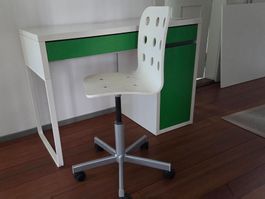 Tisch Micke mit Klinderbürostuhl
