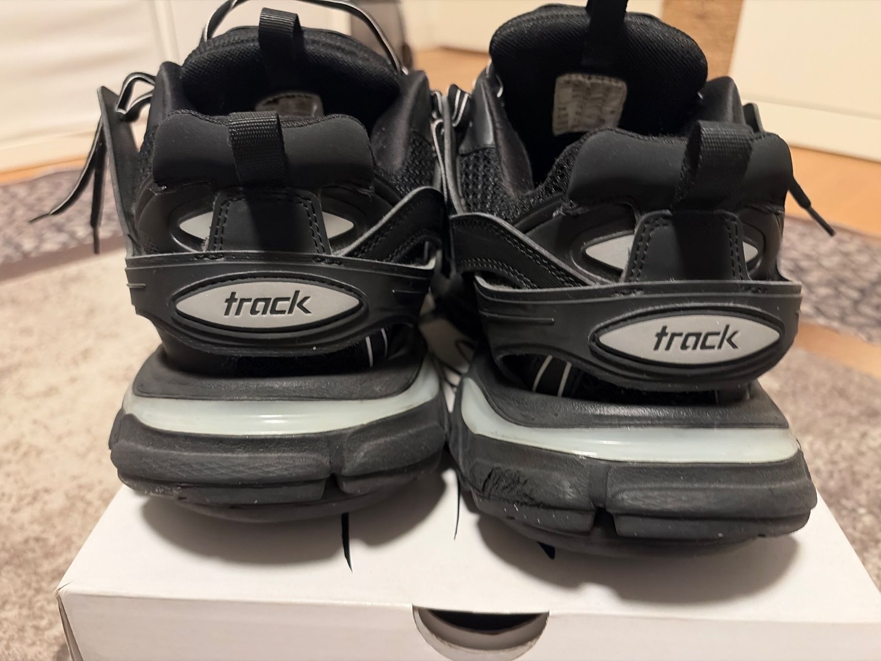 Scarpe da uomo: Balenciaga tracks – Difettoso da Dietlikon venduto da nab_tj9m 4