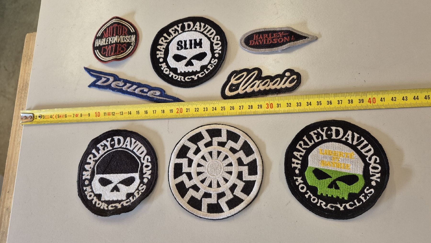 Harley-Davidson Toppe: divers patchs Harley-Davidson – Usato da Cousset venduto da maurerjohann
