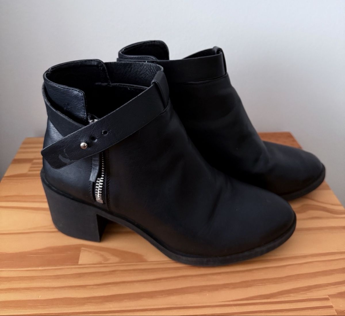 H&M Chaussures femmes: Stiefeletten H&M – D'occasion à Dietikon par turicum_77 1