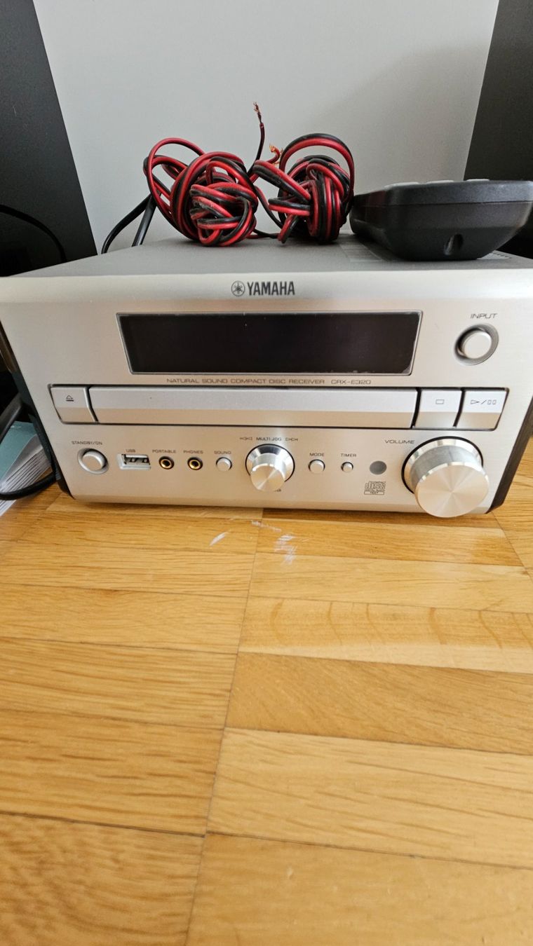 Yamaha Ricevitori: Yamaha CRX-E320 CD Receiver – Usato da Root venduto da Trinali 1