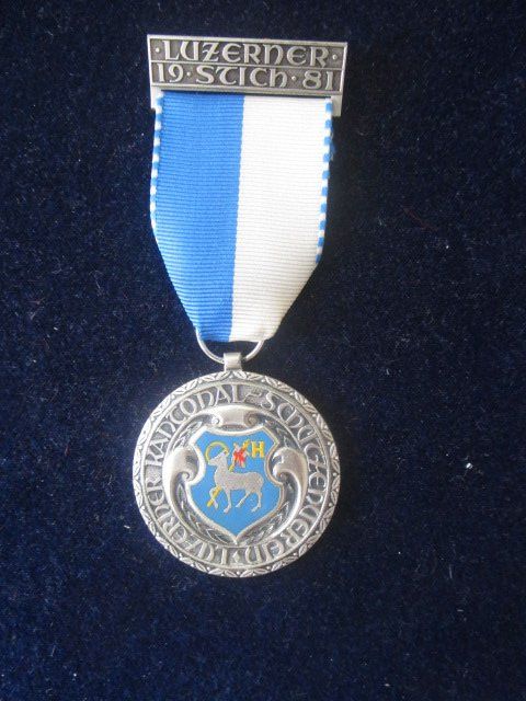 Medaglie: Luzerner Stich 1981 emailliertes Gemeindewappen Hergiswil – Nuovo (secondo la descrizione) da Luzern venduto da Horoskop1