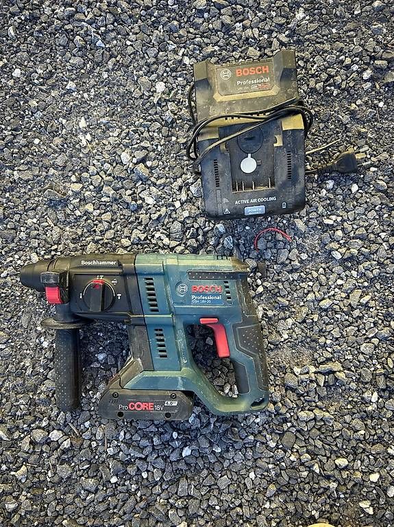 Bosch Trapani: Bosch 5 Maschinen Set mit Akkus – Usato da Heiden venduto da stefani03 2