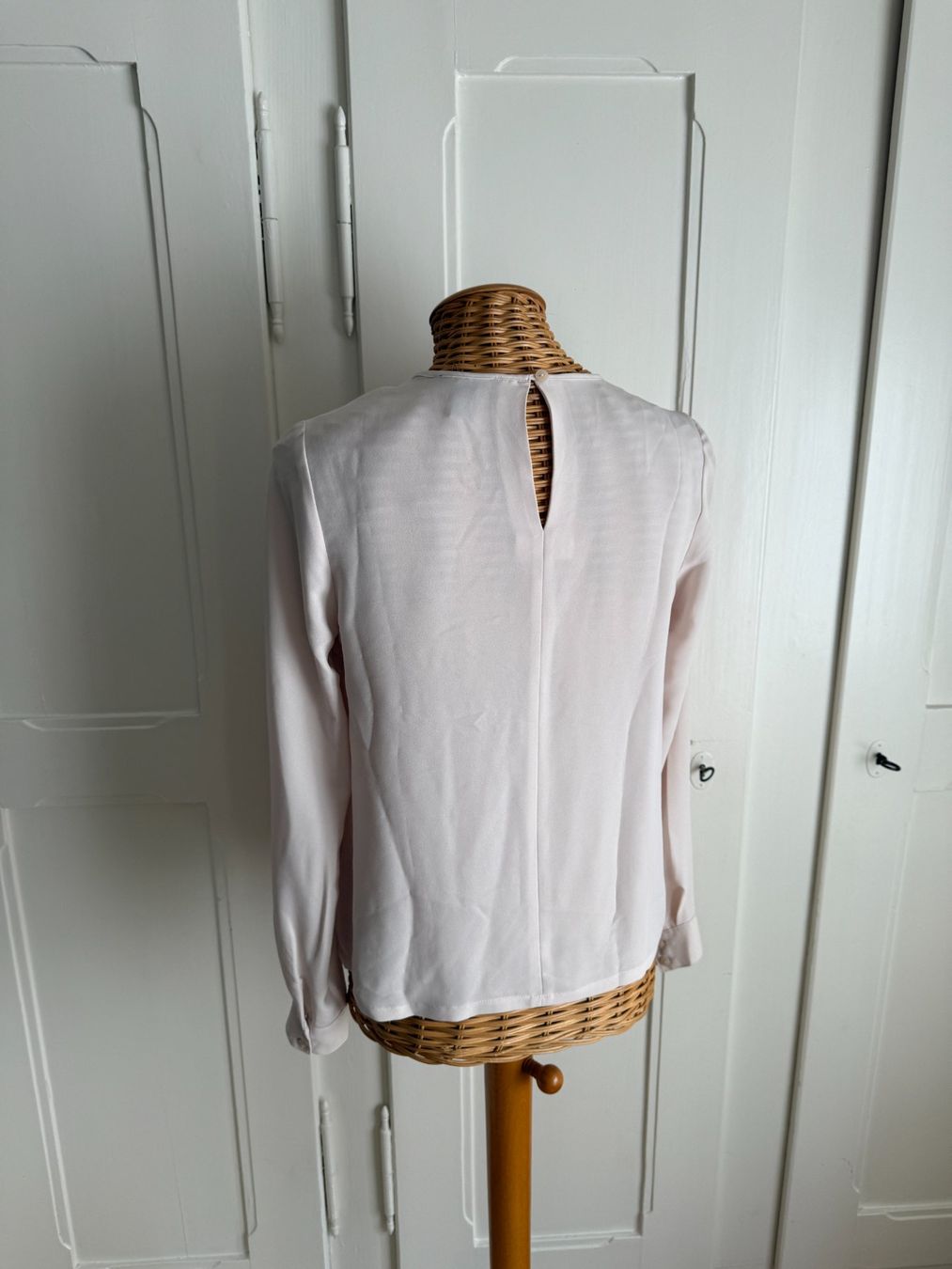 Camicette: FOREVER 21 - Bluse beige fliessend S – Usato da Zürich venduto da Diazaio 2