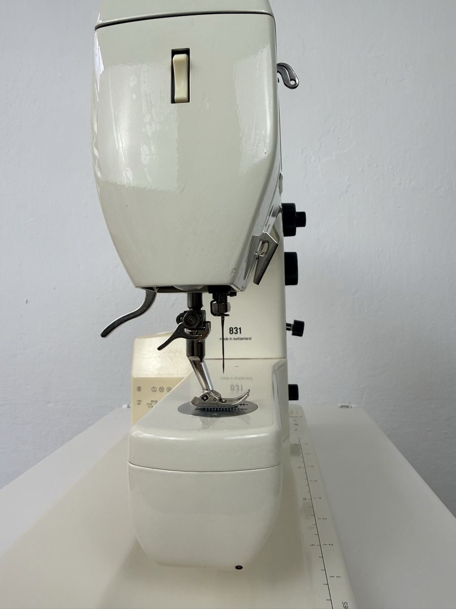 Bernina Nähmaschinen: Bernina 831, guter Zustand – Gebraucht aus Basel von A-Z-B 2
