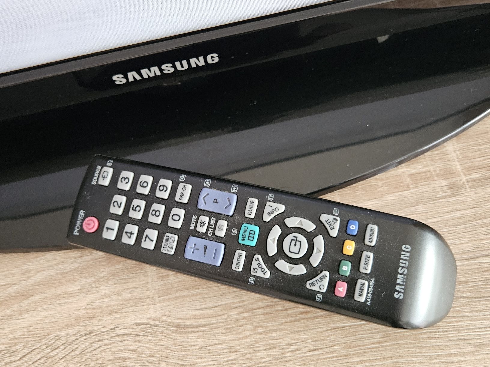 Samsung Fernseher: Téléviseur SAMSUNG 32" (82 cm) – Gebraucht aus Fribourg von nae_8bt5 2