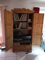 Toller Massivholz HiFi Schrank