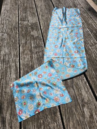 Kleidung: Seidenschal Fabric Frontline