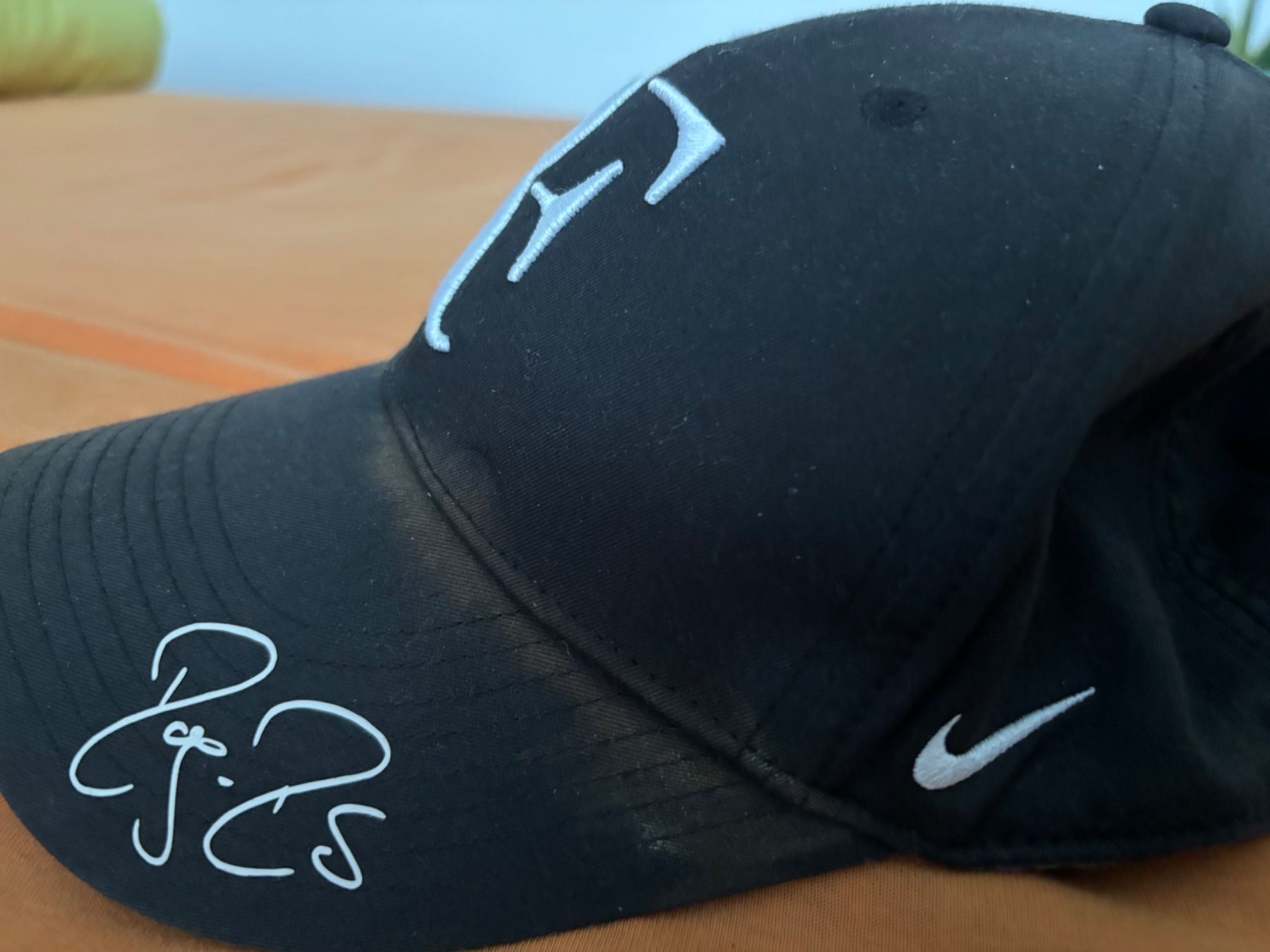 Nike Copricapi, berretti & cappellini: Cap Roger Federer schwarz mit Unterschrift – Usato da Hochdorf venduto da F13_08 2