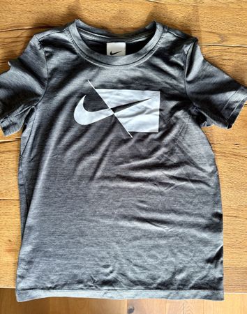 Nike T-Shirt Kinder 122-128