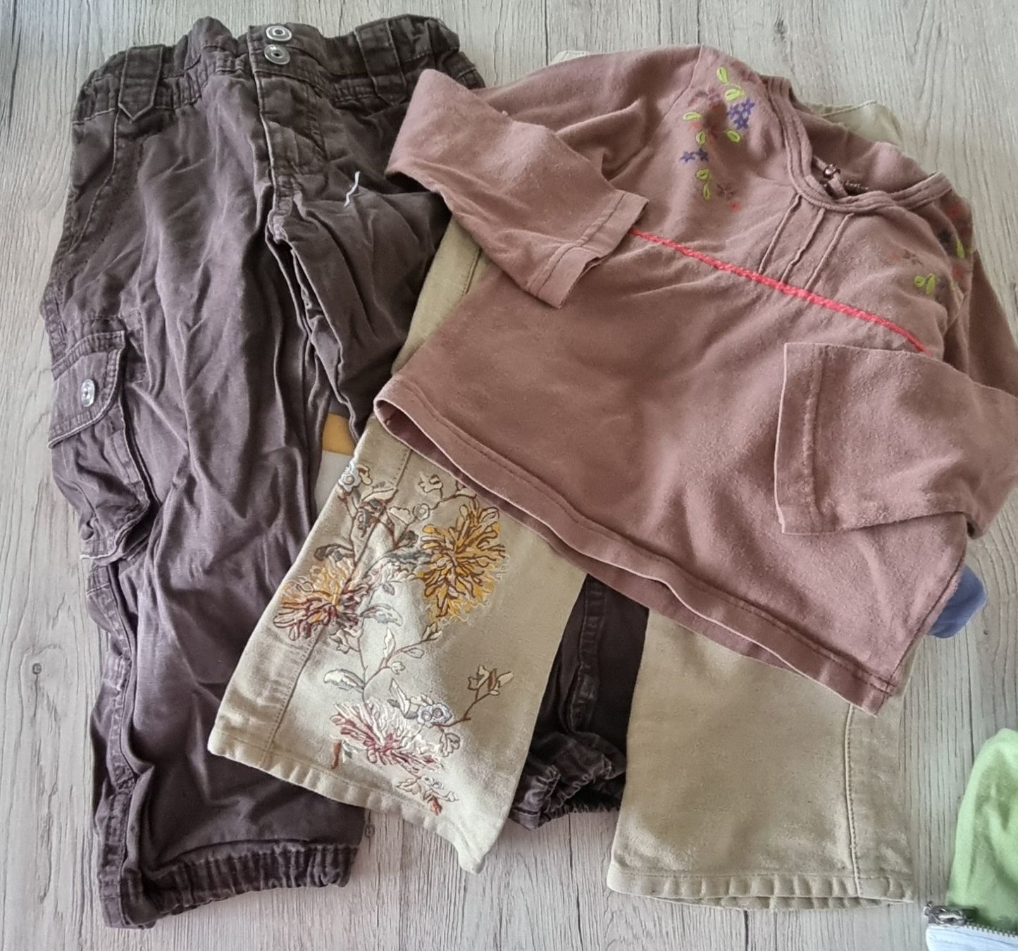 Lotti & Set di vestiti: Warmes Kleiderpaket für Mädchen gr.92 – Usato da Grossdietwil venduto da GNOM313 1