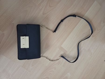 Schwarze Michael Kors Umhängetasche, sehr gute