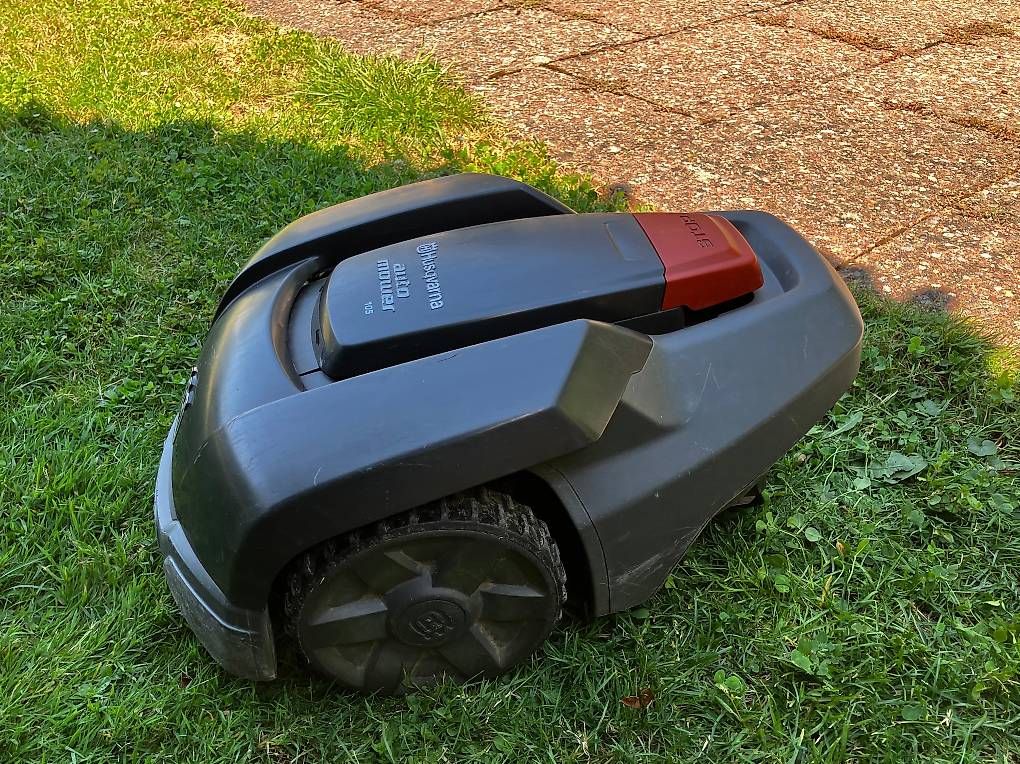 Tondeuses à gazon: Mähroboter Husqvarna Automower 105 – D'occasion à Nürensdorf par rol_kg7r