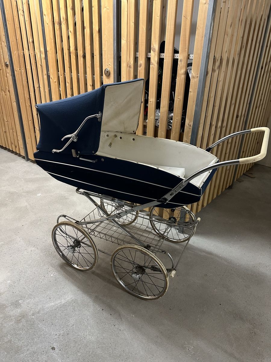 Carrozzine: Vintage Pram - Classic Style for Walks – Usato da Basel venduto da FlorenceV