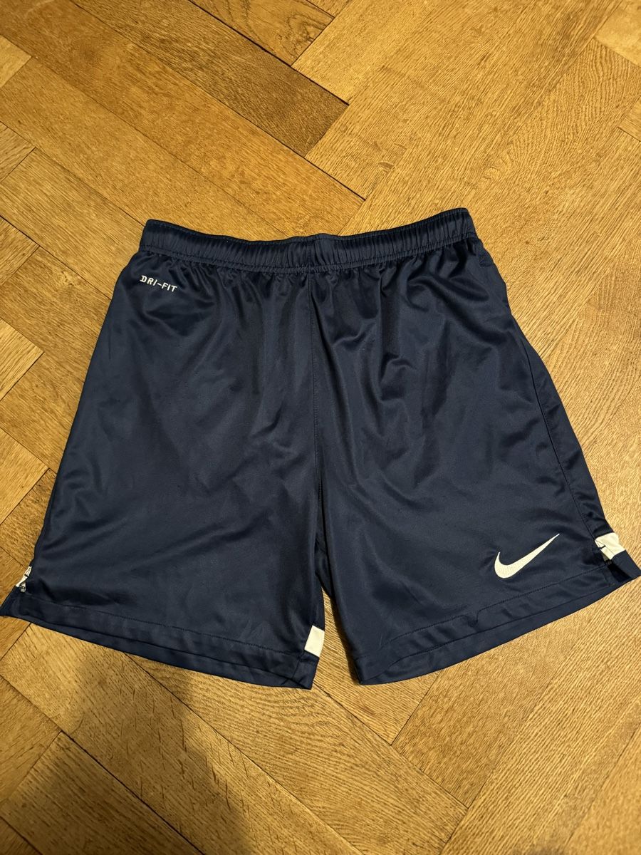 Nike Pantaloni: Nike Shorts dunkelblau S – Usato da Bern venduto da tob_m7nn