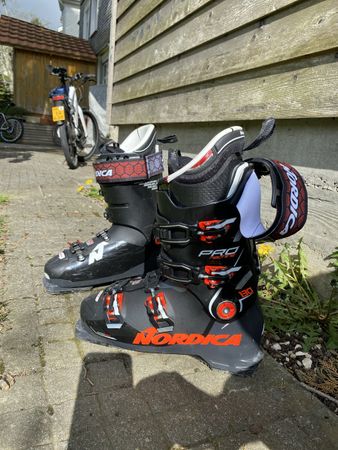 Skischuhe Nordica 